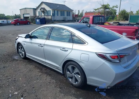 2016 Hyundai Sonata Hybrid Limited z USA, uszkodzony, nr VIN KMHE34L14GA014699